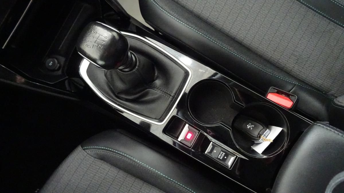 peugeot-2008-2022-diesel-1499cc