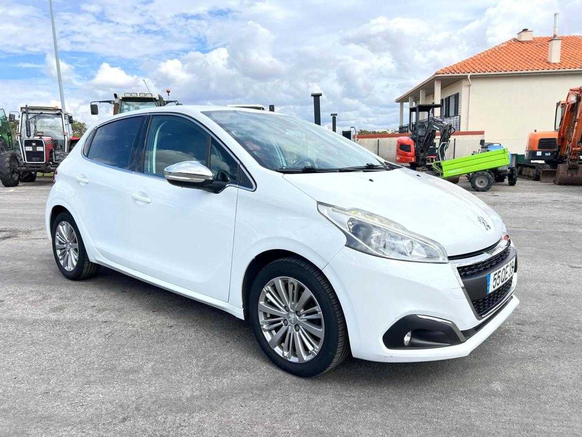 peugeot-208-2015-gasolina-1199cc
