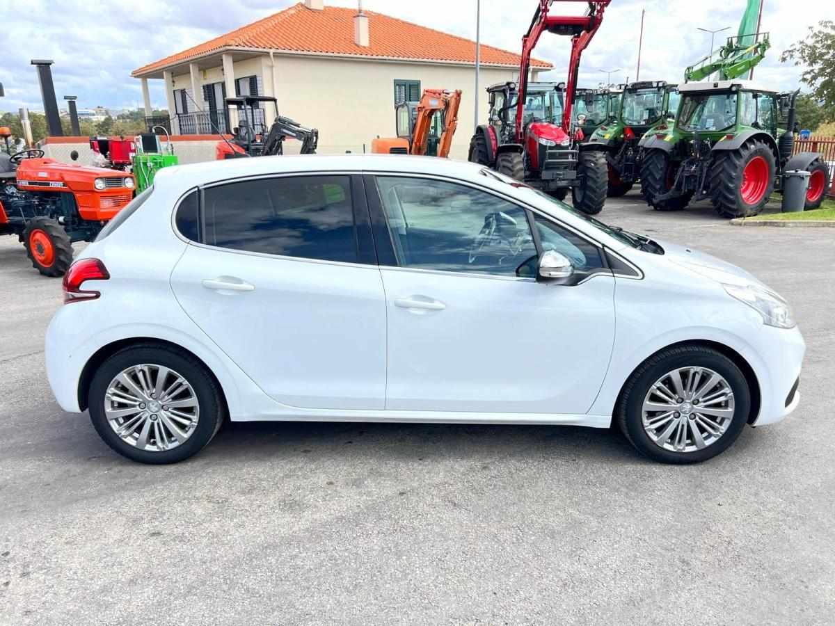 peugeot-208-2015-gasolina-1199cc