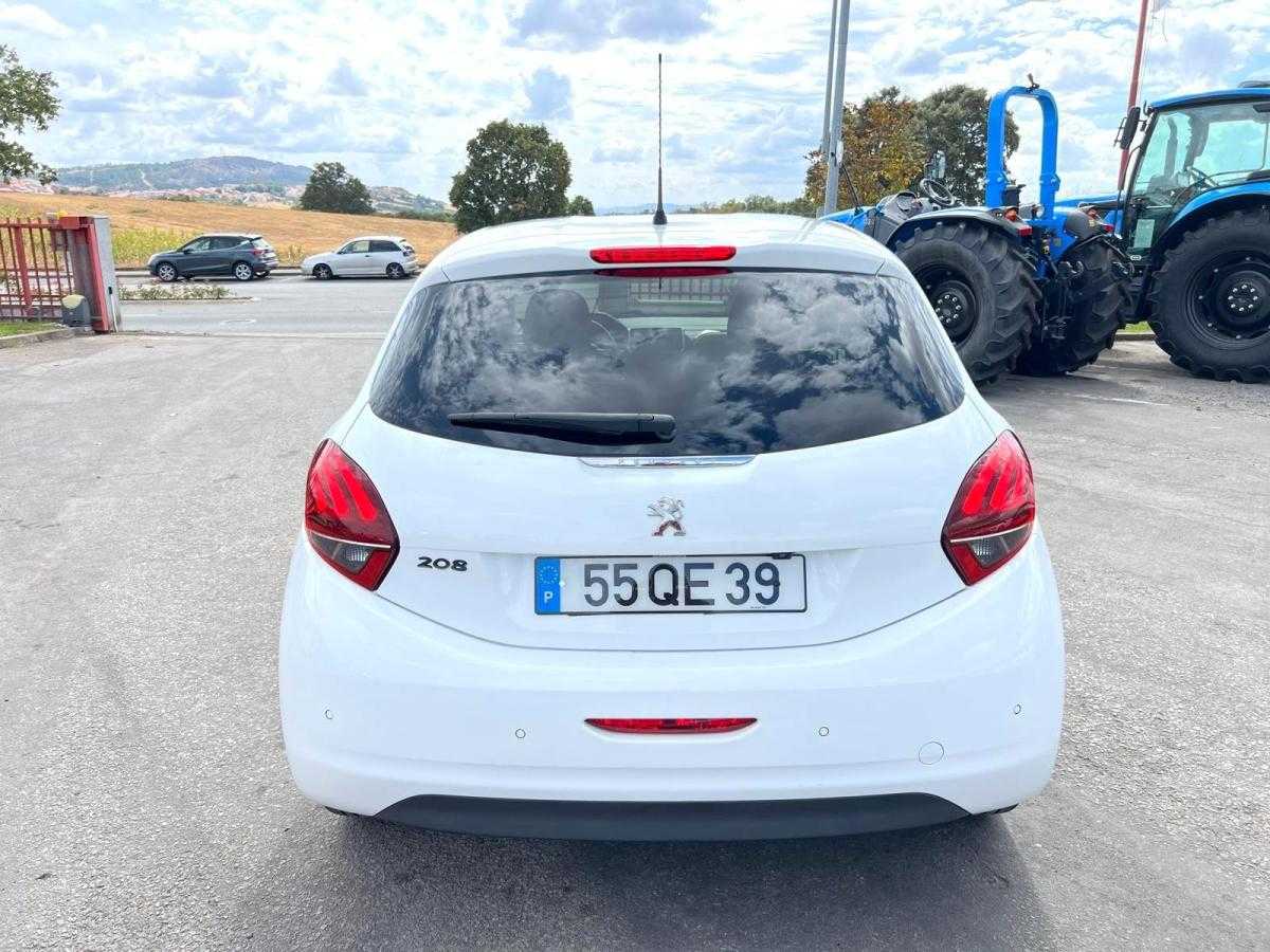 peugeot-208-2015-gasolina-1199cc