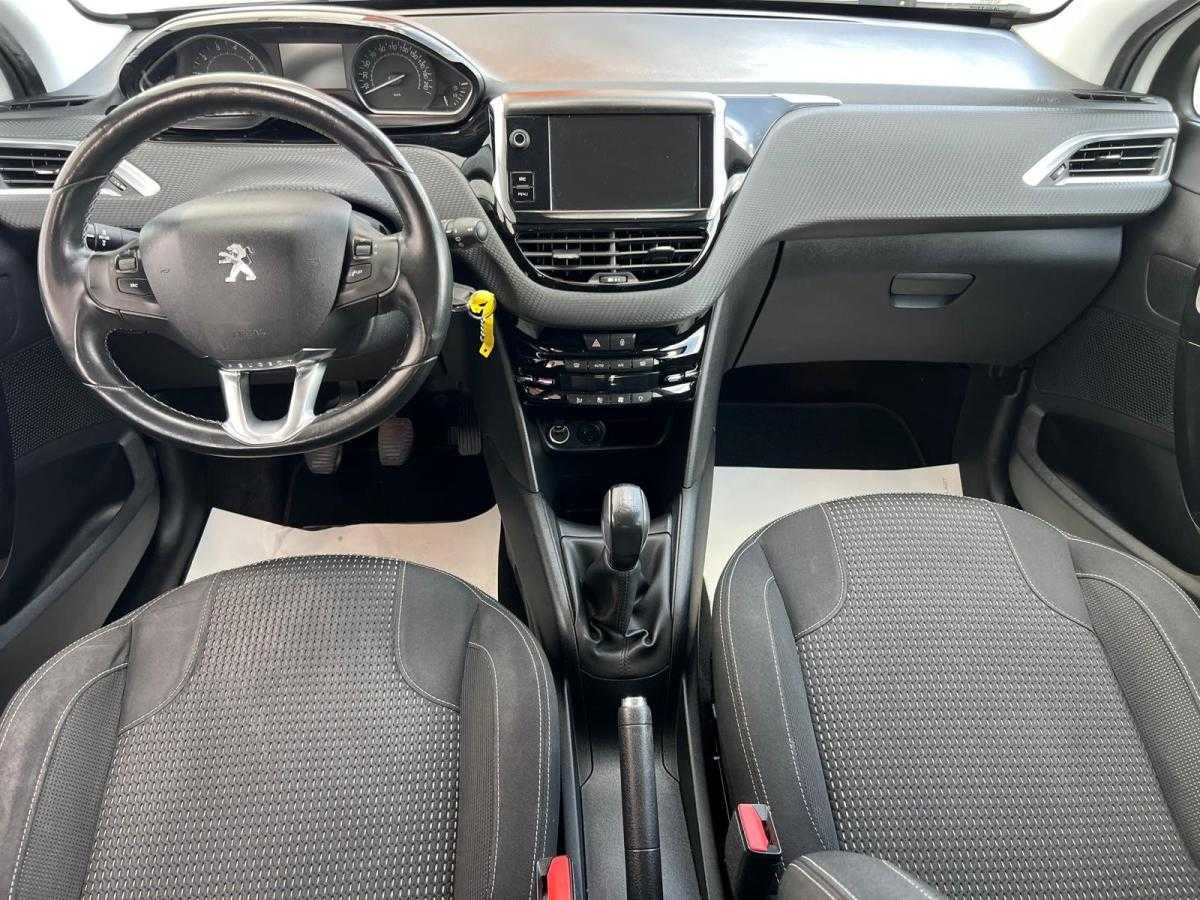 peugeot-208-2015-gasolina-1199cc