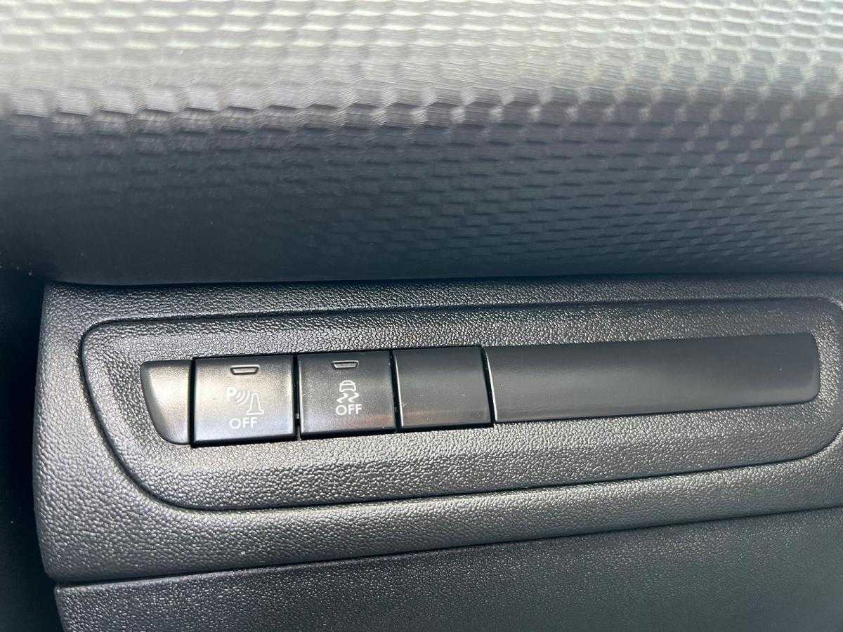 peugeot-208-2015-gasolina-1199cc