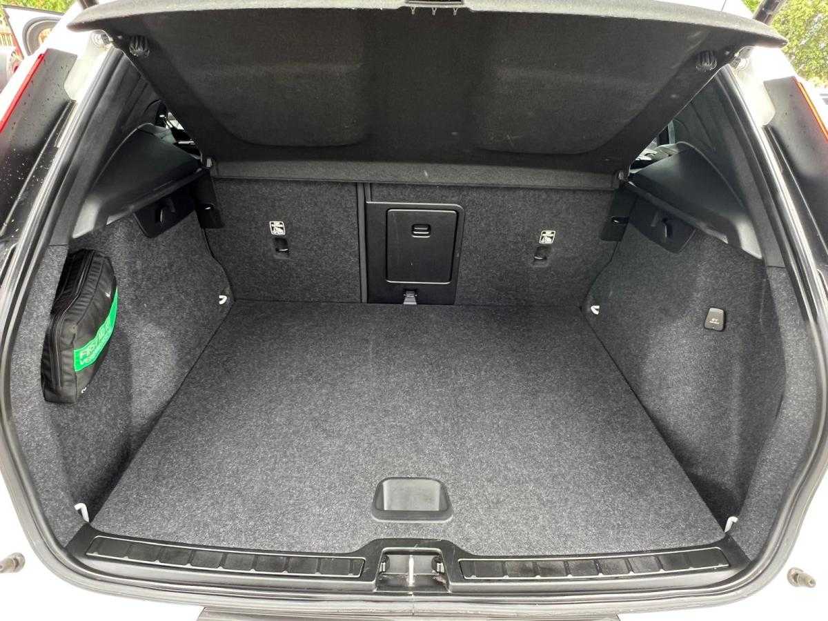volvo-xc40-2021-hibrido-a-gasolina-1477cc