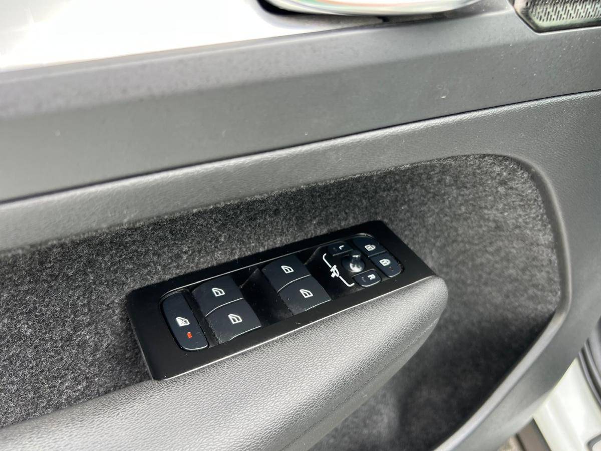 volvo-xc40-2021-hibrido-a-gasolina-1477cc