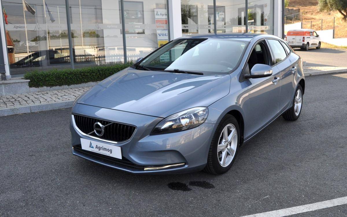 volvo-v40-2018-diesel-1969cc