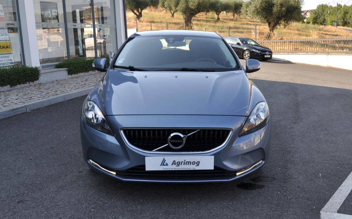 volvo-v40-2018-diesel-1969cc
