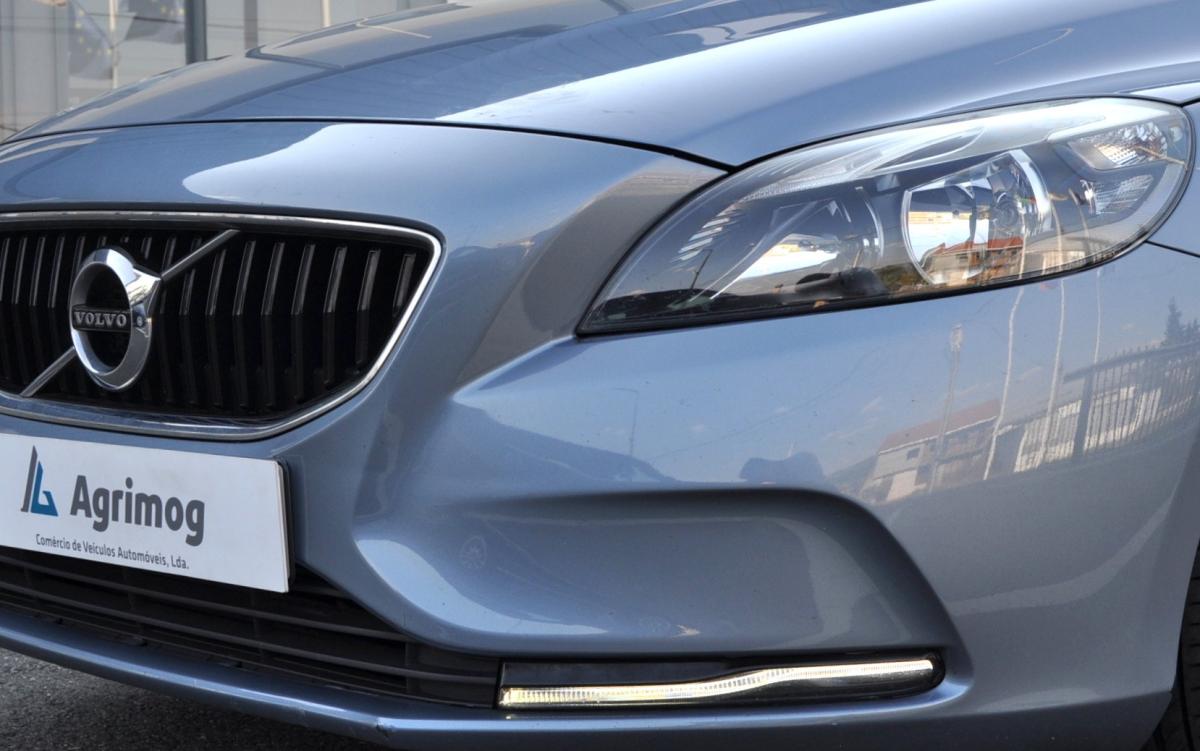 volvo-v40-2018-diesel-1969cc