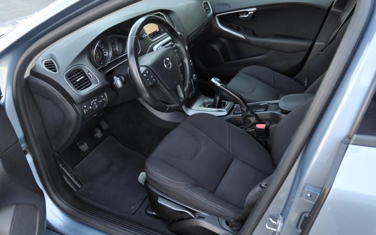 volvo-v40-2018-diesel-1969cc
