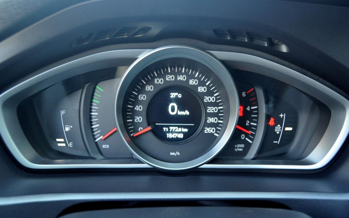 volvo-v40-2018-diesel-1969cc