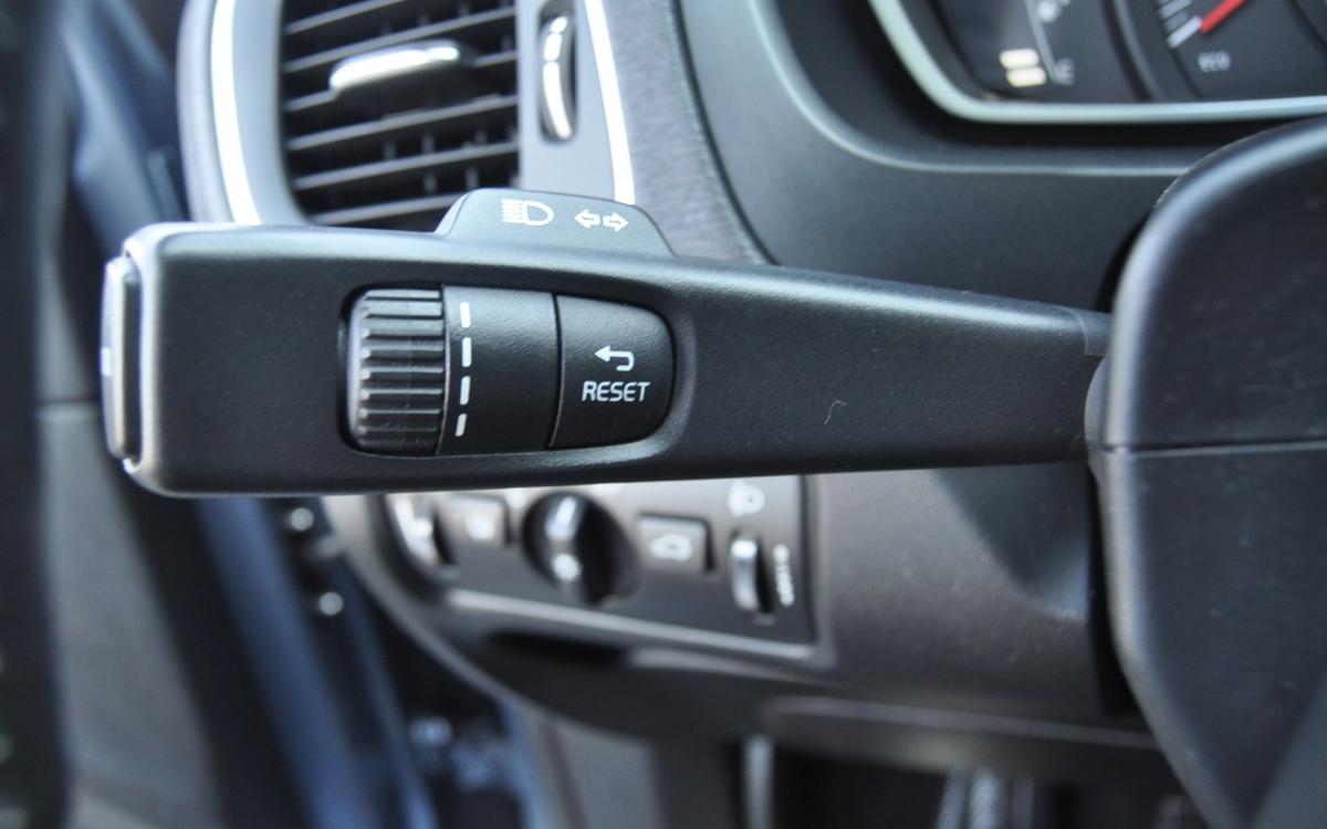 volvo-v40-2018-diesel-1969cc