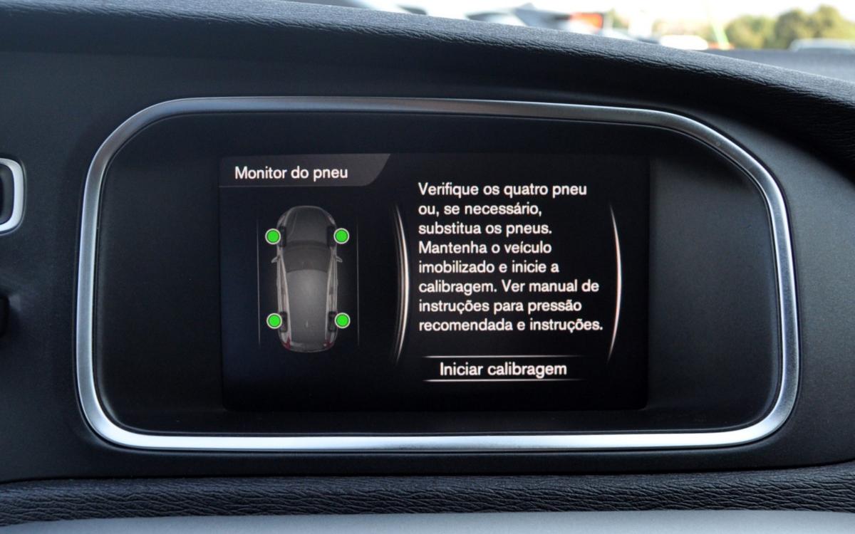 volvo-v40-2018-diesel-1969cc