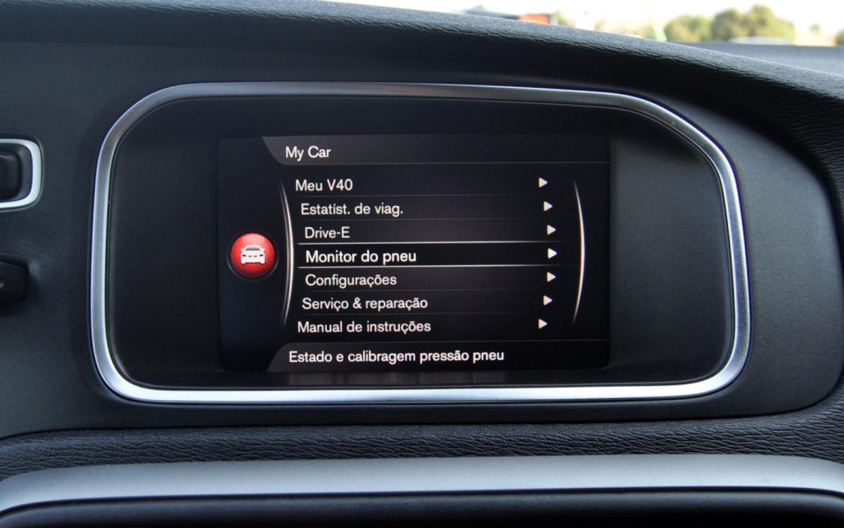 volvo-v40-2018-diesel-1969cc
