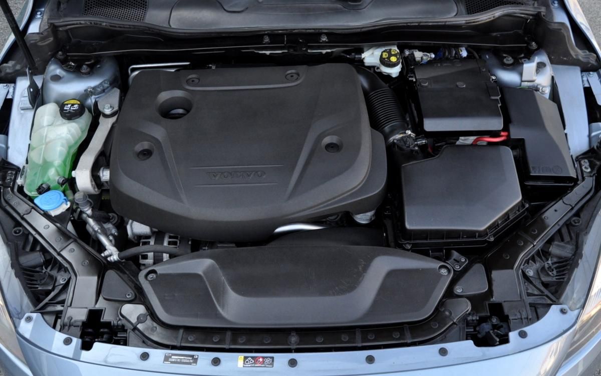 volvo-v40-2018-diesel-1969cc