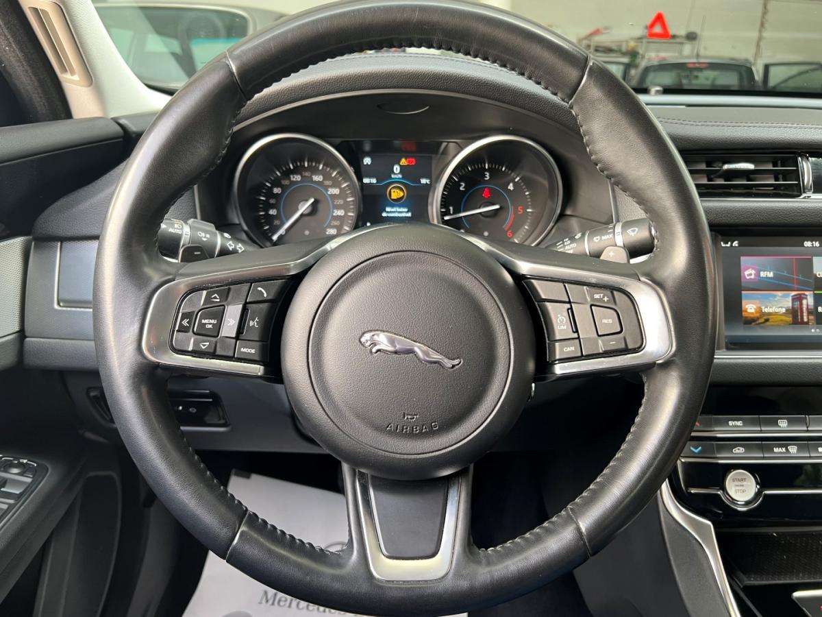 jaguar-xf-2018-diesel-1999cc