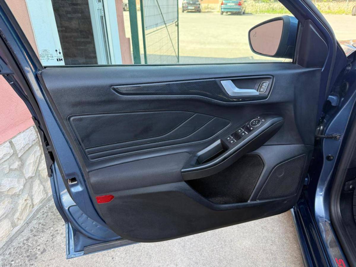 ford-focus-sw-2021-diesel-1499cc