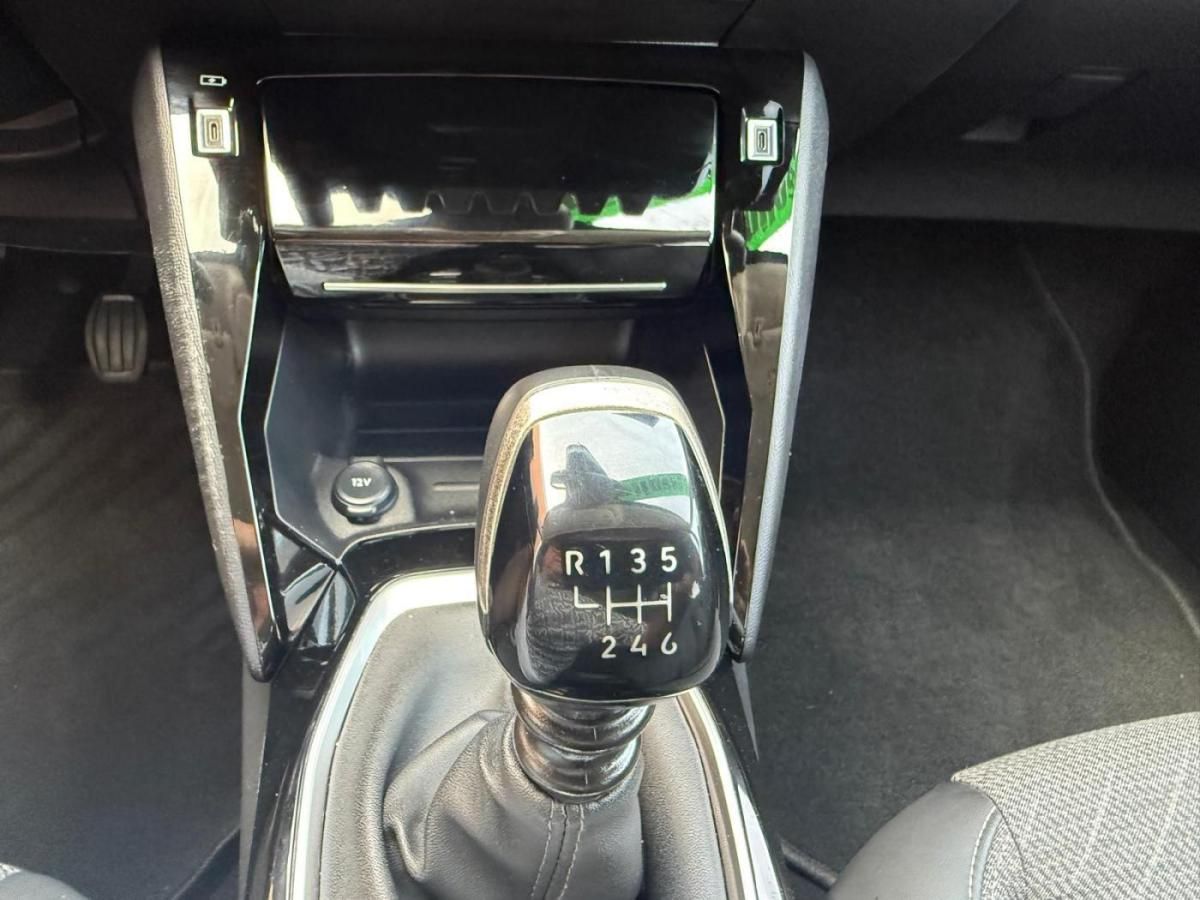 peugeot-208-2024-gasolina-1199cc
