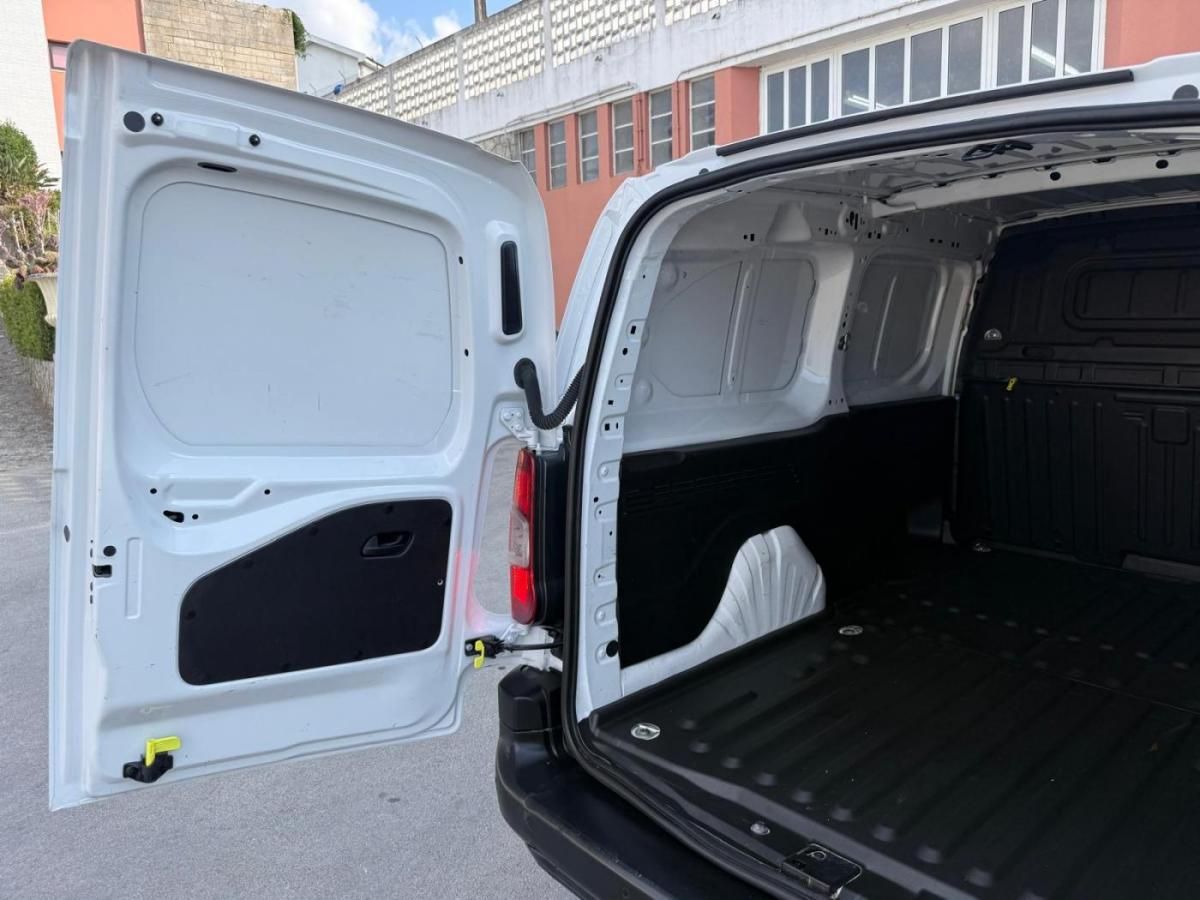 citroen-berlingo-2023-diesel-1499cc