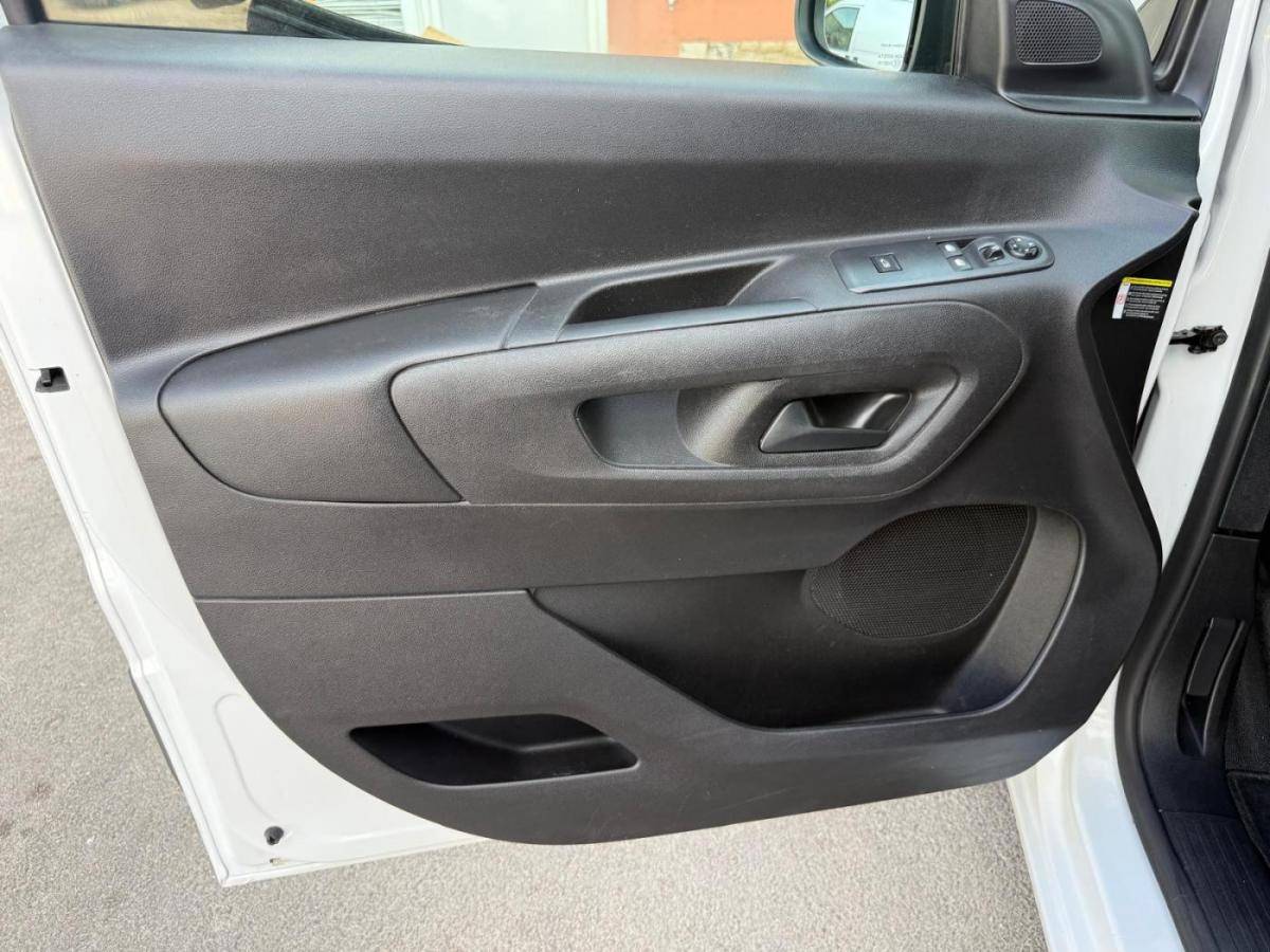 citroen-berlingo-2023-diesel-1499cc