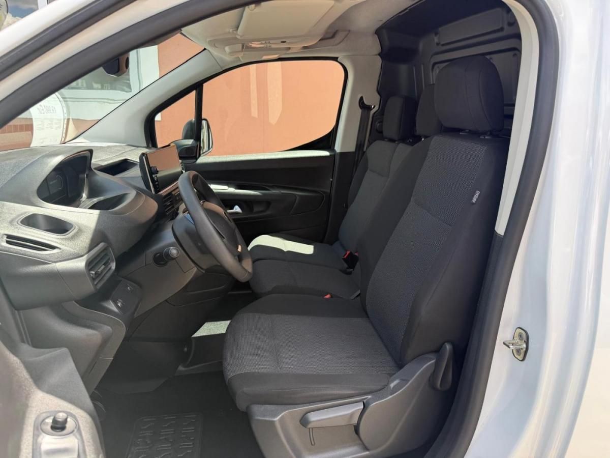 peugeot-partner-2025-diesel-1499cc