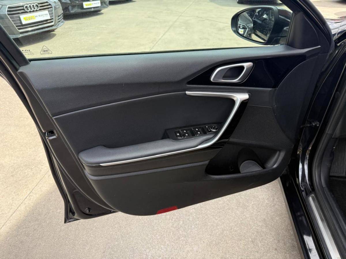 kia-ceed-sw-2022-hibrido-a-gasolina-1580cc