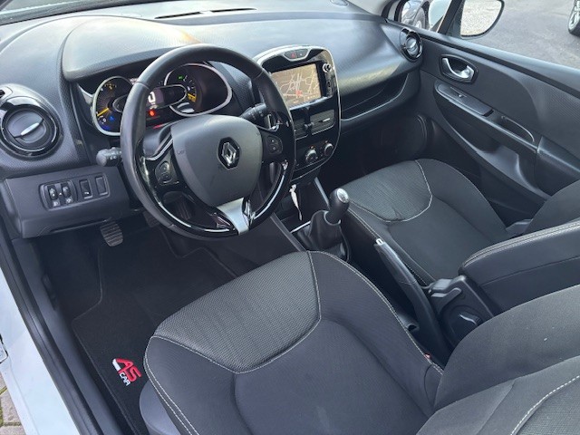 renault-clio-sport-tourer-2015-diesel-1461cc