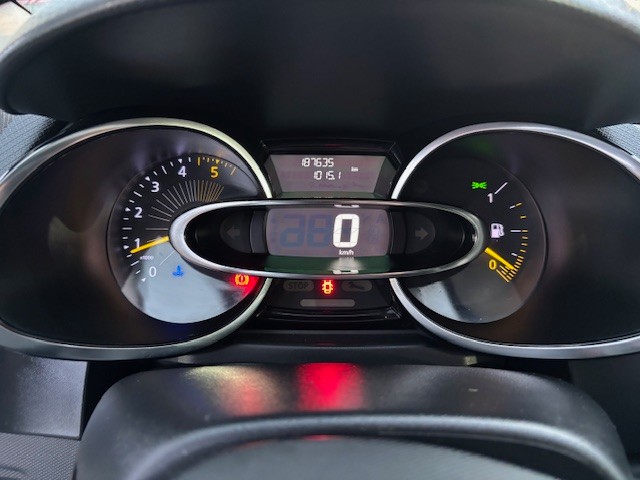 renault-clio-sport-tourer-2015-diesel-1461cc