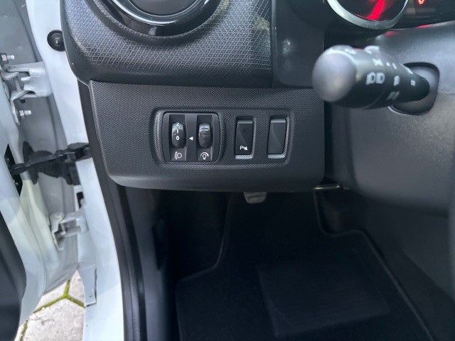 renault-clio-sport-tourer-2015-diesel-1461cc