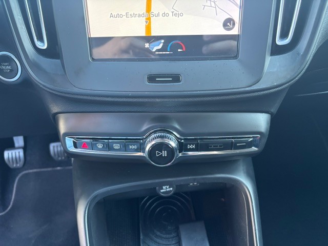 volvo-xc40-2018-gasolina-1477cc