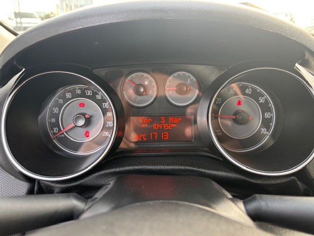 fiat-punto-2018-gasolina-1242cc