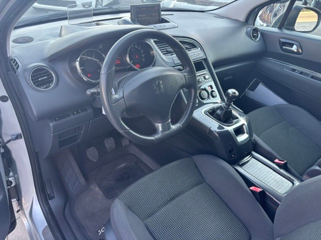 peugeot-5008-2012-diesel-1560cc