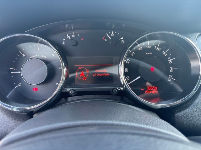 peugeot-5008-2012-diesel-1560cc