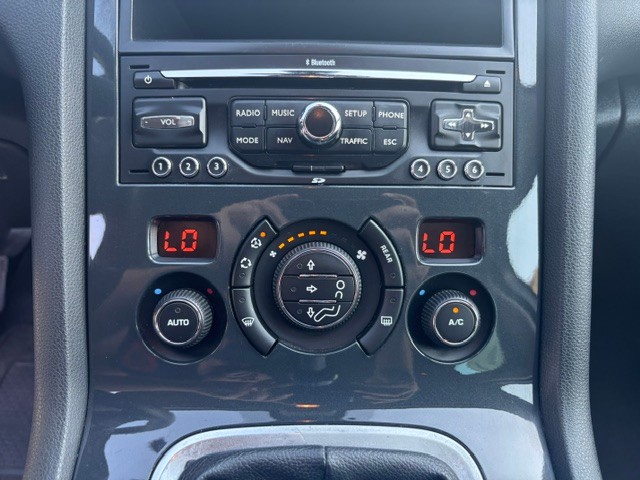 peugeot-5008-2012-diesel-1560cc