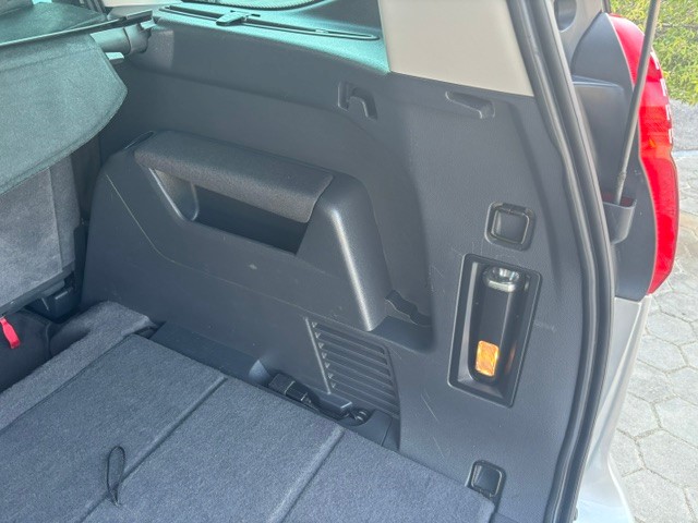 peugeot-5008-2012-diesel-1560cc