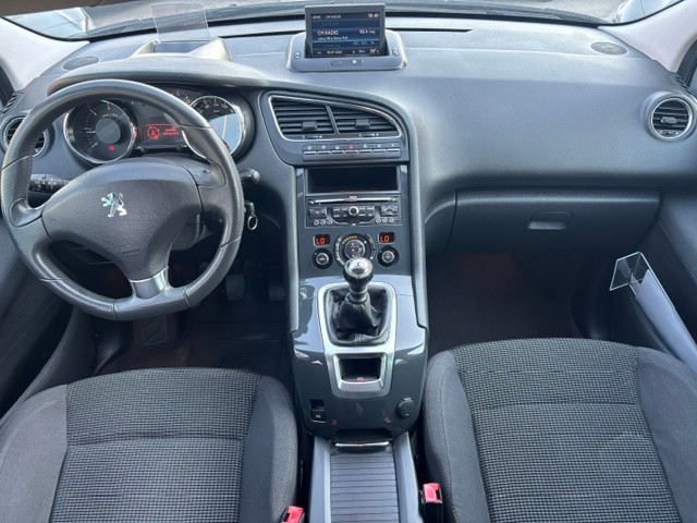 peugeot-5008-2012-diesel-1560cc