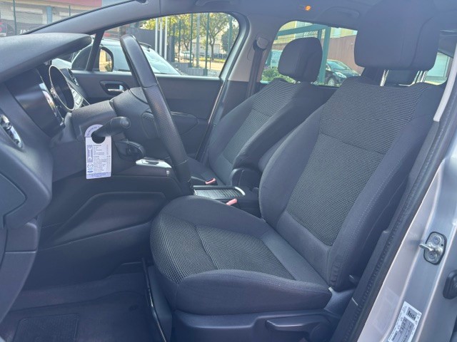 peugeot-5008-2012-diesel-1560cc