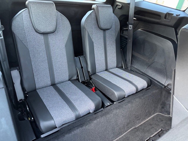 peugeot-5008-2017-diesel-1560cc