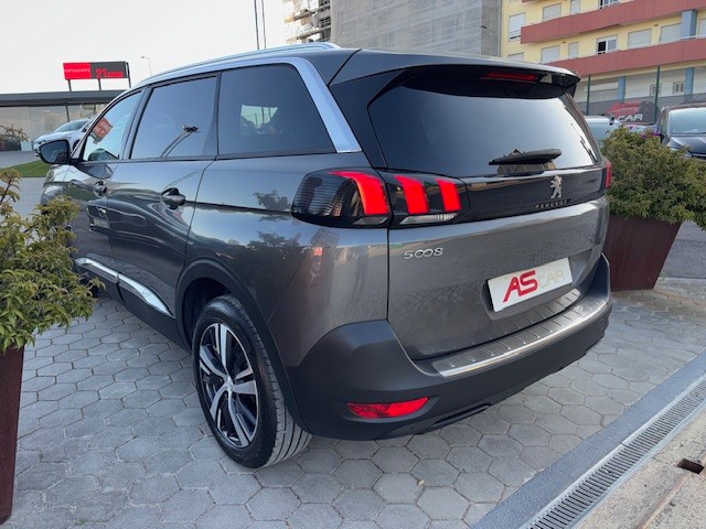 peugeot-5008-2017-diesel-1560cc