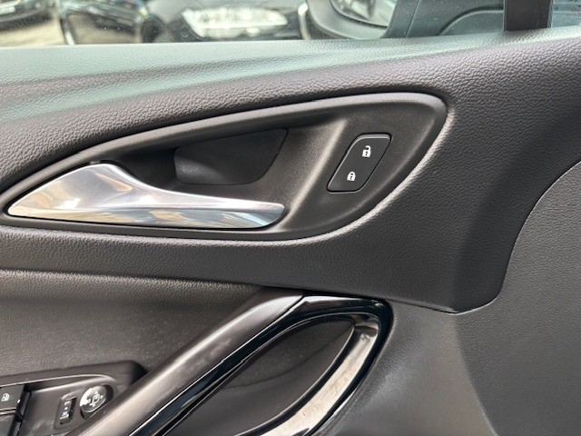 opel-astra-sport-tourer-2019-diesel-1598cc
