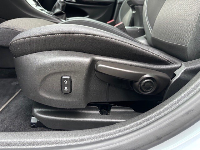 opel-astra-sport-tourer-2019-diesel-1598cc