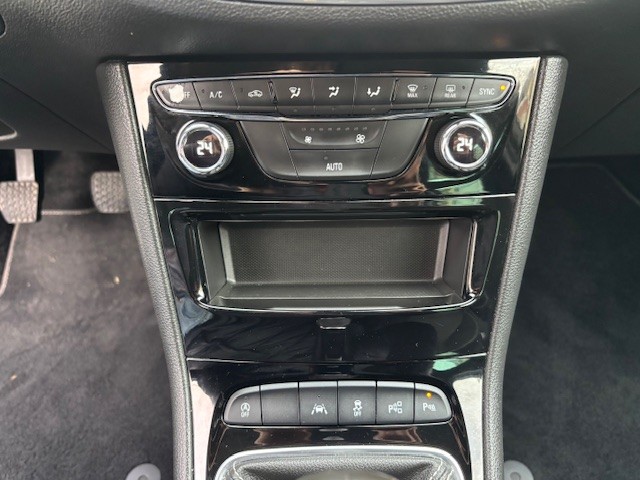 opel-astra-sport-tourer-2019-diesel-1598cc