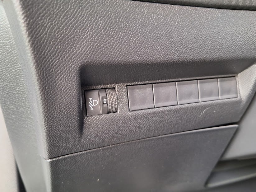 peugeot-2008-2023-gasolina-1199cc
