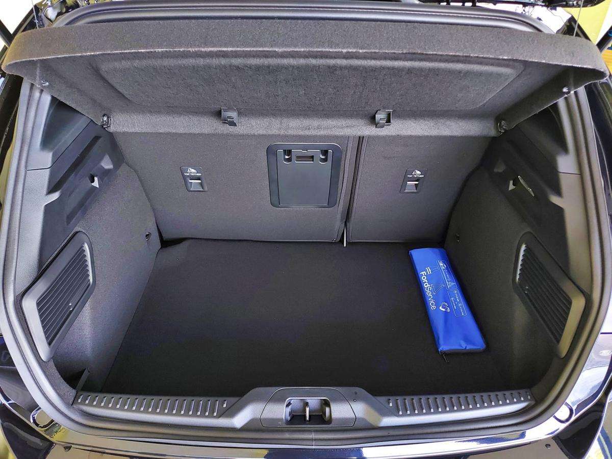 ford-focus-2023-gasolina-998cc