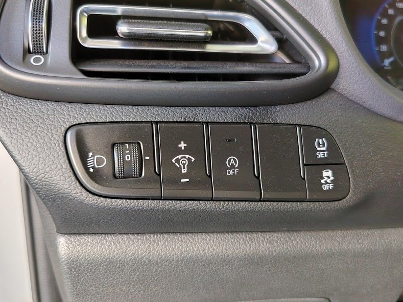 hyundai-i30-2023-gasolina-998cc