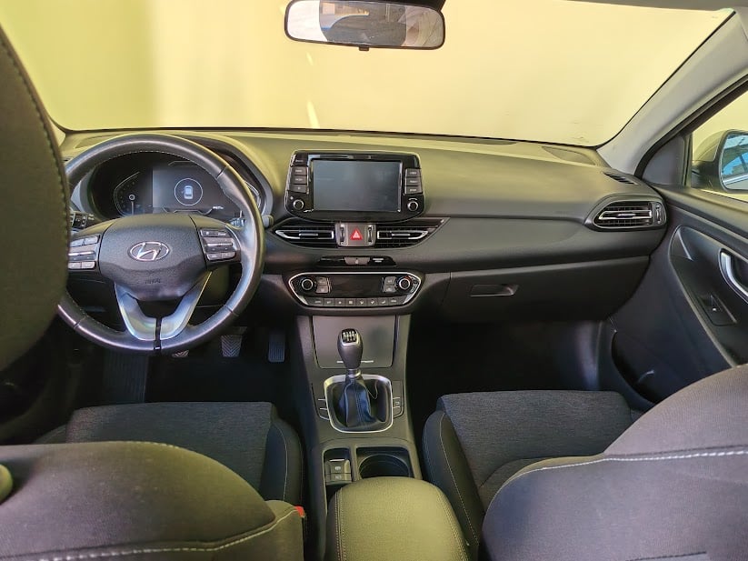 hyundai-i30-2023-gasolina-998cc