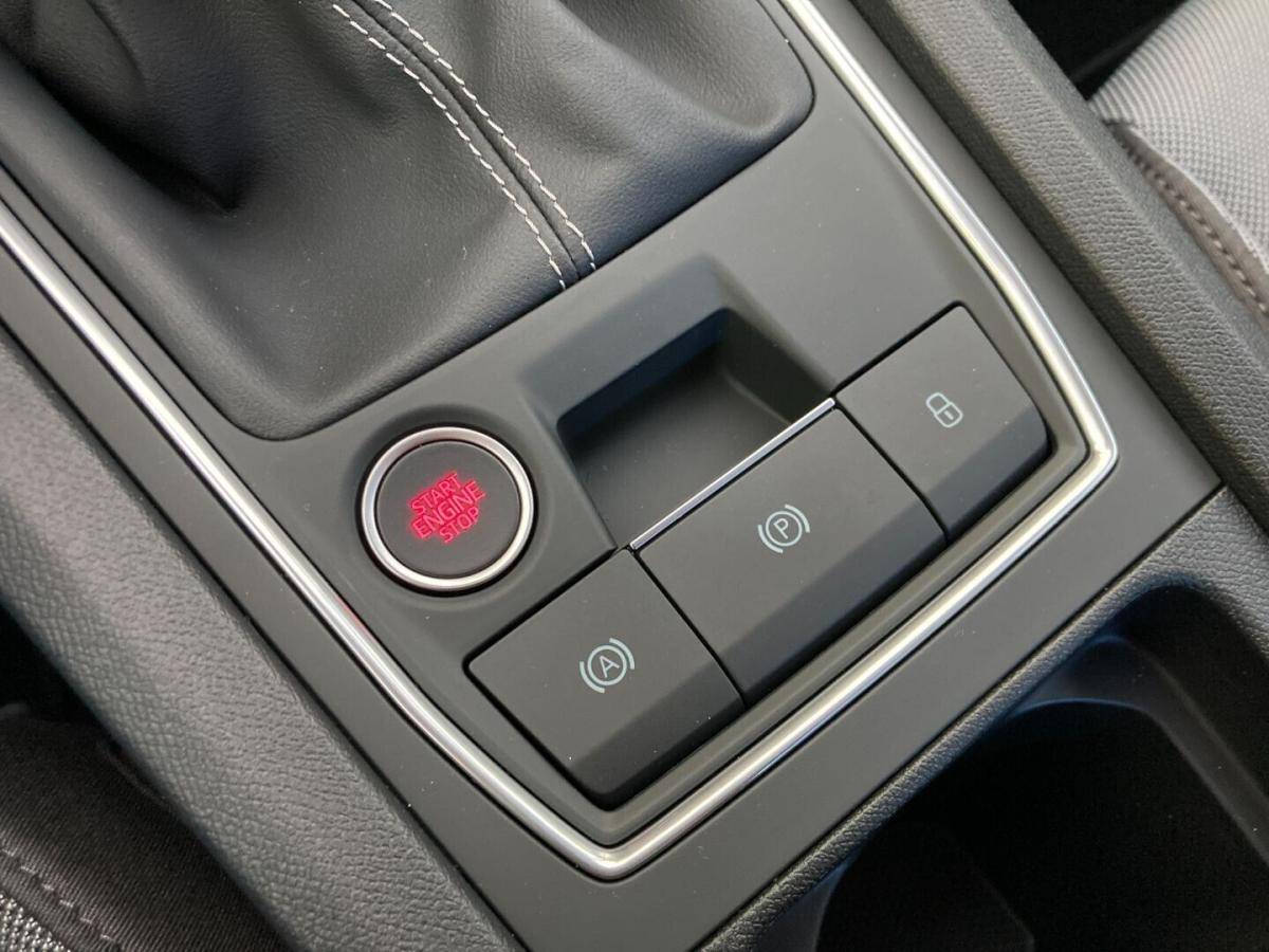 seat-leon-2022-gasolina-999cc