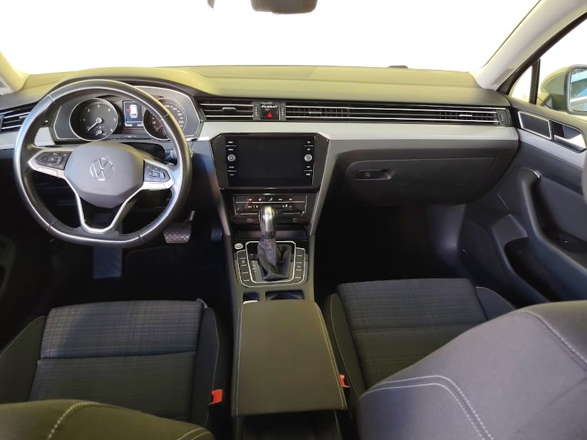 volkswagen-passat-variant-2022-diesel-1968cc