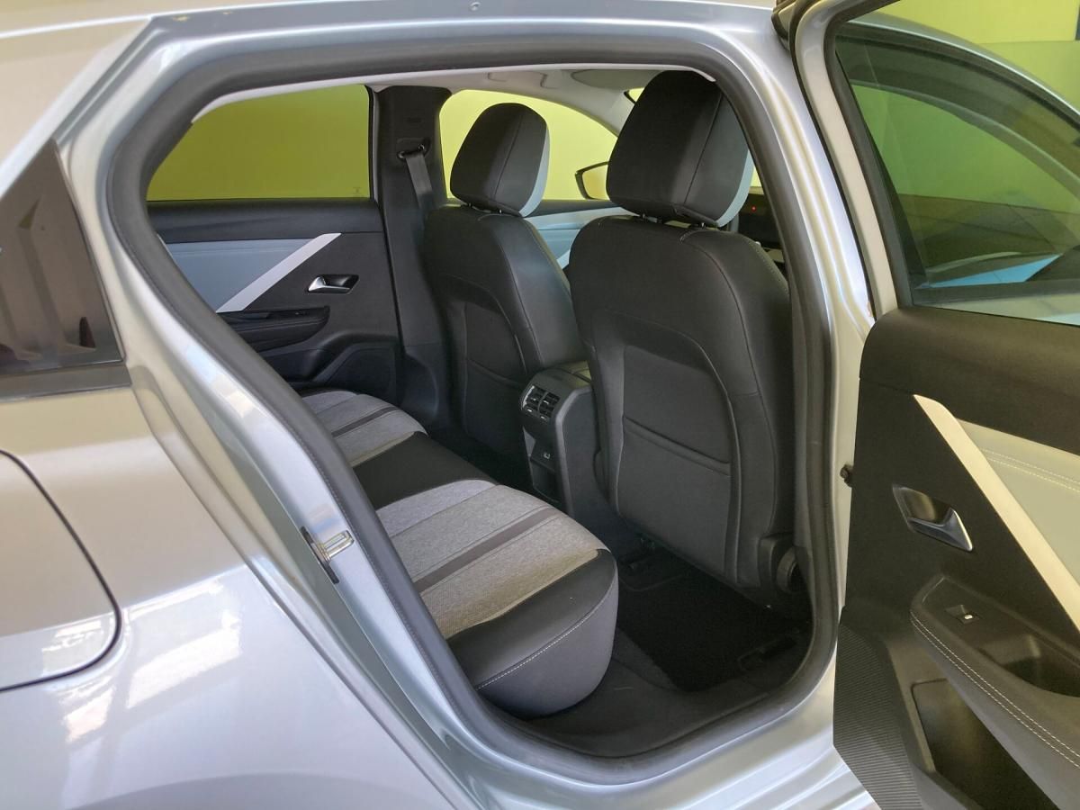 opel-astra-2023-gasolina-1199cc