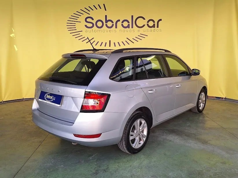 skoda-fabia-break-2022-gasolina-999cc
