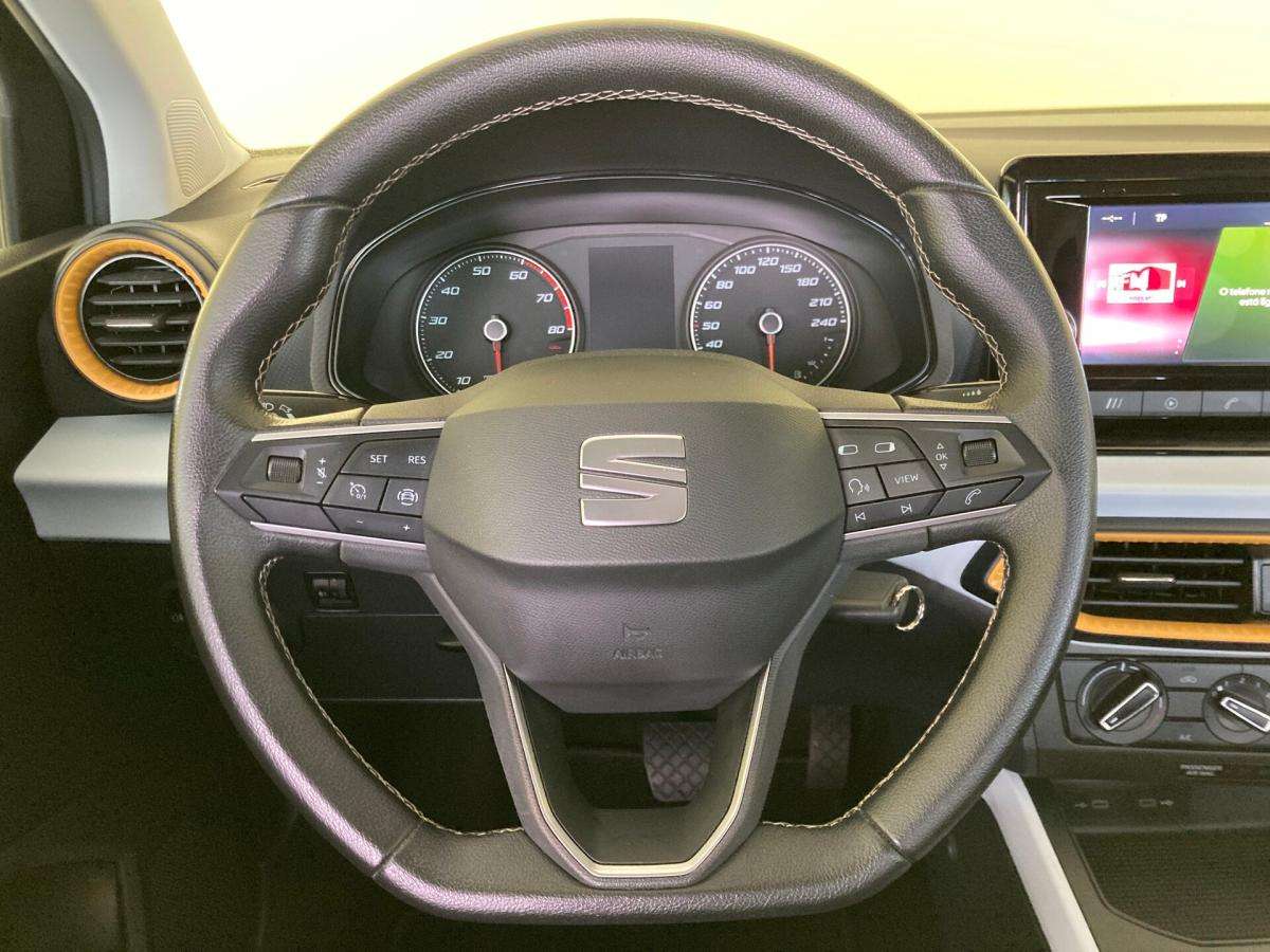 seat-arona-2022-gasolina-999cc