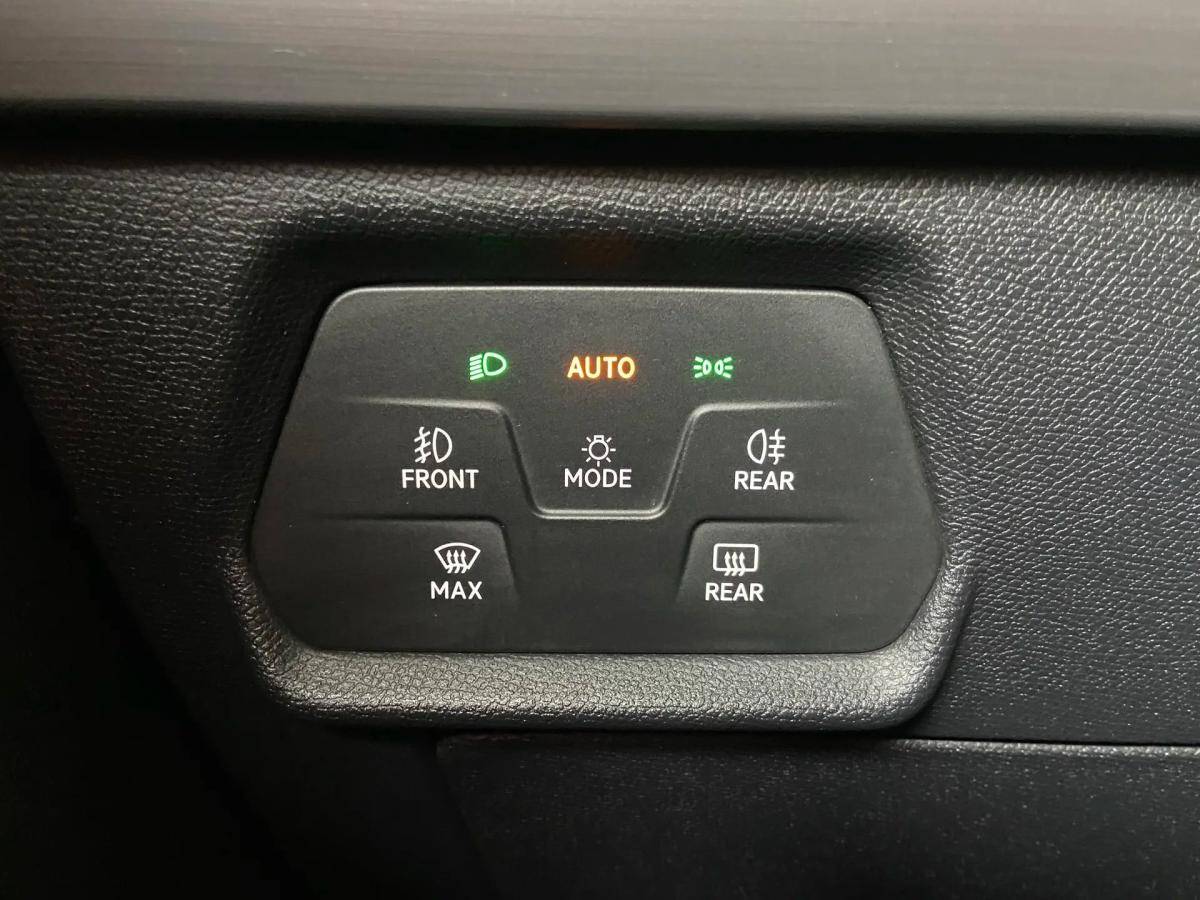 seat-leon-2023-diesel-1968cc
